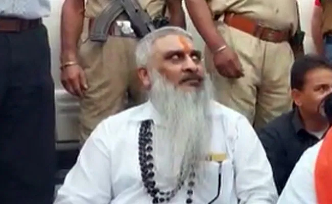 Hindu right wing leader Sudhir Suri shot dead on Amritsar street