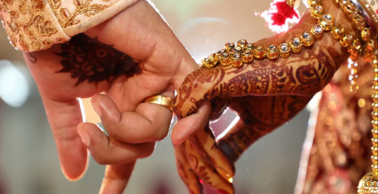 Love quadruple: 2 women fall in love with each other’s husbands, tie knot