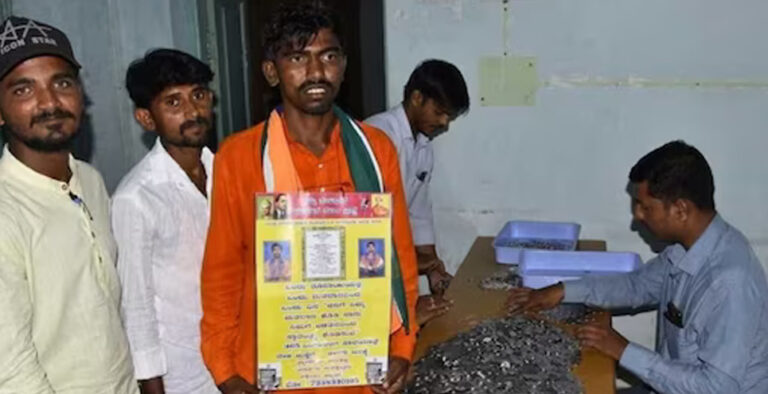 Independent candidate deposits poll fee of 10,000 in the form of ₹1 coins