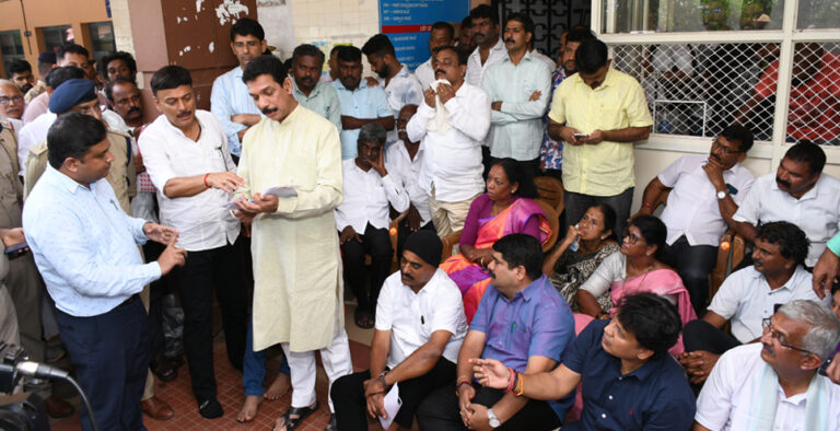 BJP MLAs withdraw stir following DC’s assurance BJP MLAs withdraw stir following DC’s assurance