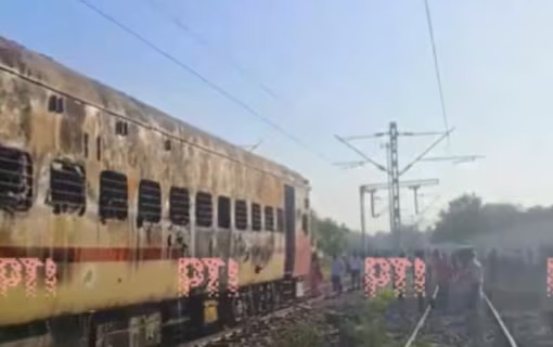 10 Dead after fire breaks out in Bharat Gaurav Tourist train