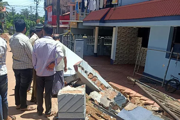Suratkal: 1 dead, another injured as compound wall collapses Suratkal: 1 dead, another injured as compound wall collapses