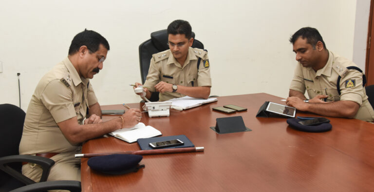 Police phone-in programme: Public raise traffic, parking issues Police phone-in programme: Public raise traffic, parking issues